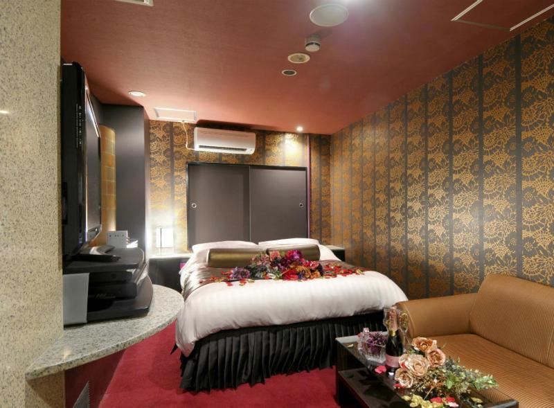 Hotel Love Ikutama -Adult Only Ōsaka Extérieur photo
