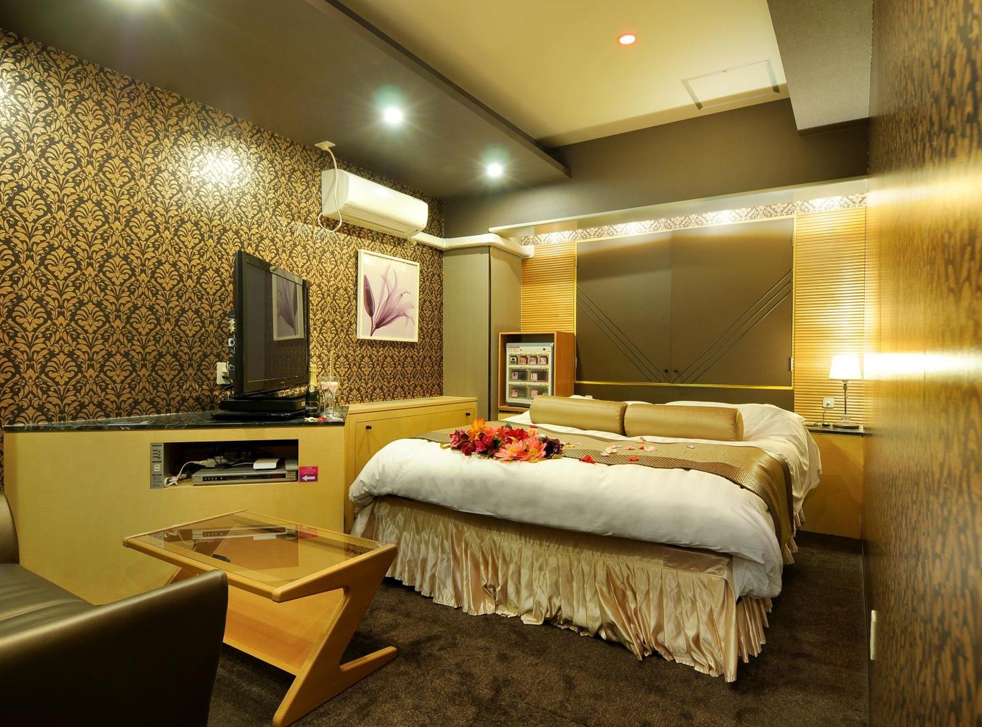 Hotel Love Ikutama -Adult Only Ōsaka Extérieur photo