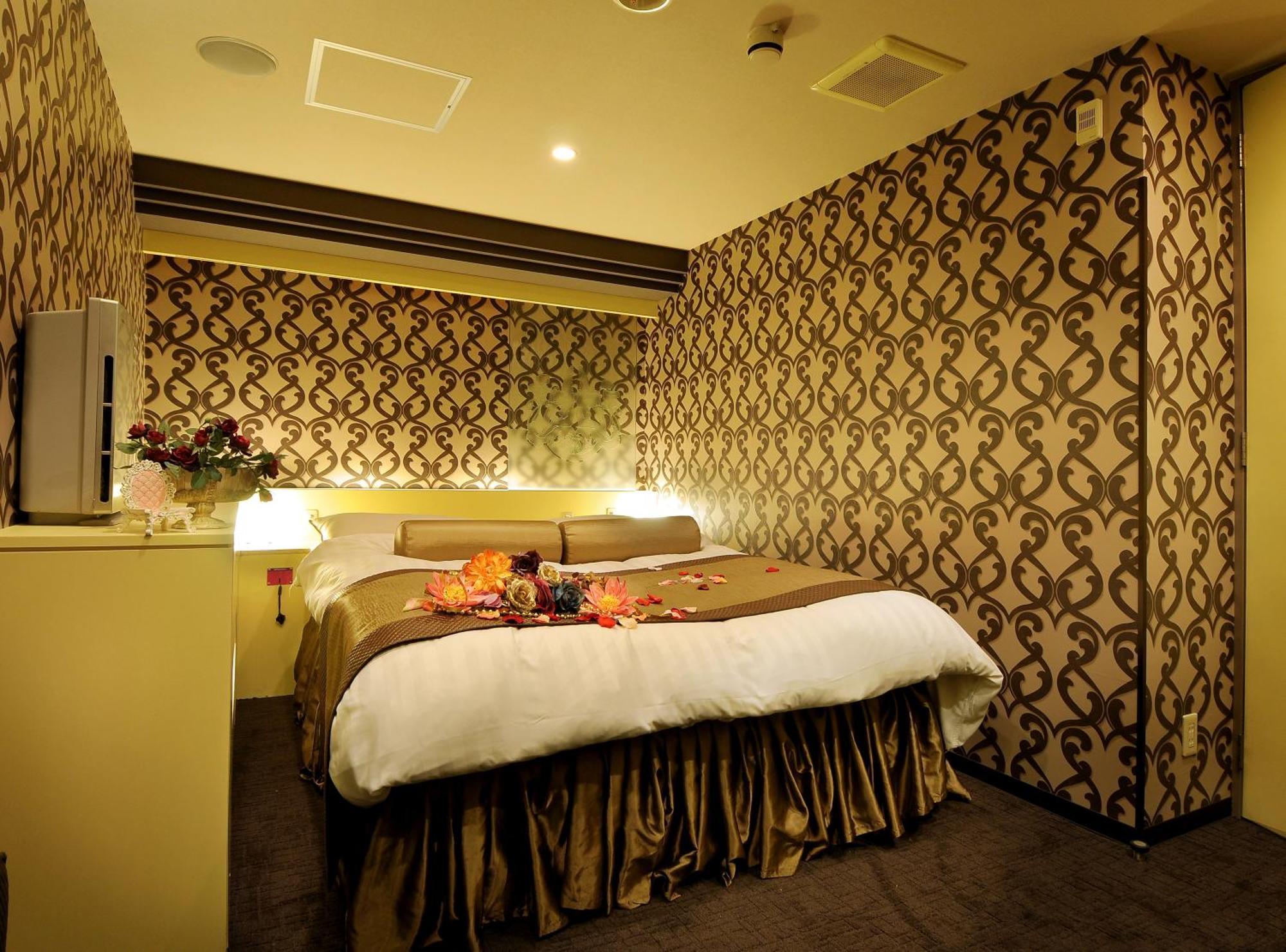 Hotel Love Ikutama -Adult Only Ōsaka Extérieur photo