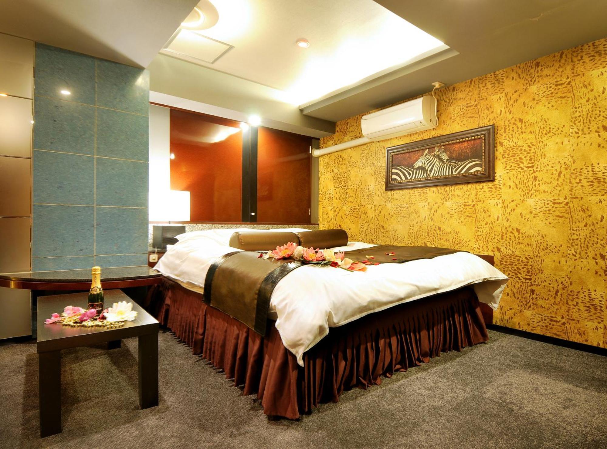 Hotel Love Ikutama -Adult Only Ōsaka Extérieur photo