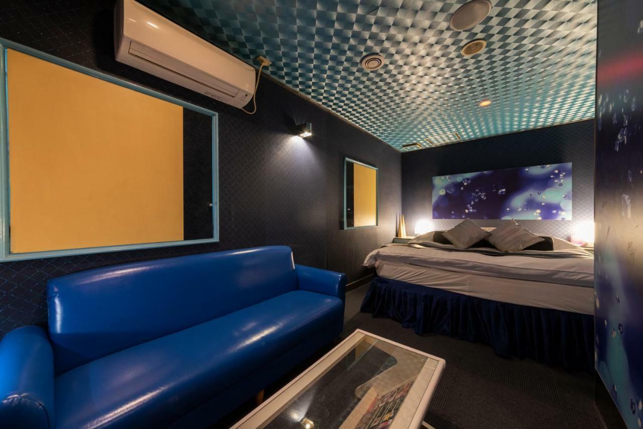 Hotel Love Ikutama -Adult Only Ōsaka Extérieur photo
