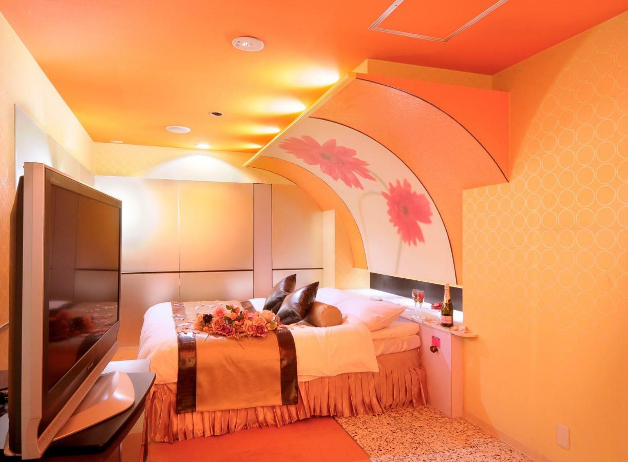 Hotel Love Ikutama -Adult Only Ōsaka Extérieur photo