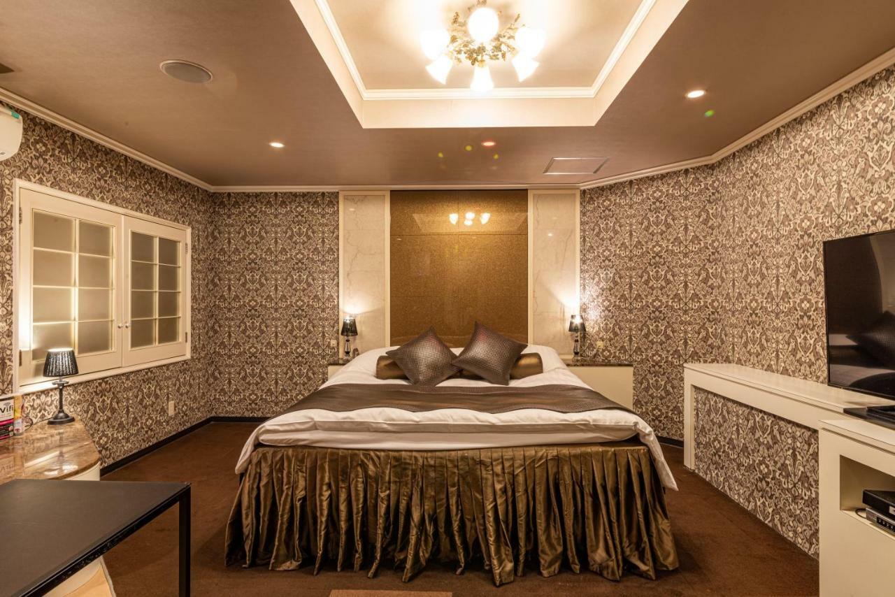 Hotel Love Ikutama -Adult Only Ōsaka Extérieur photo